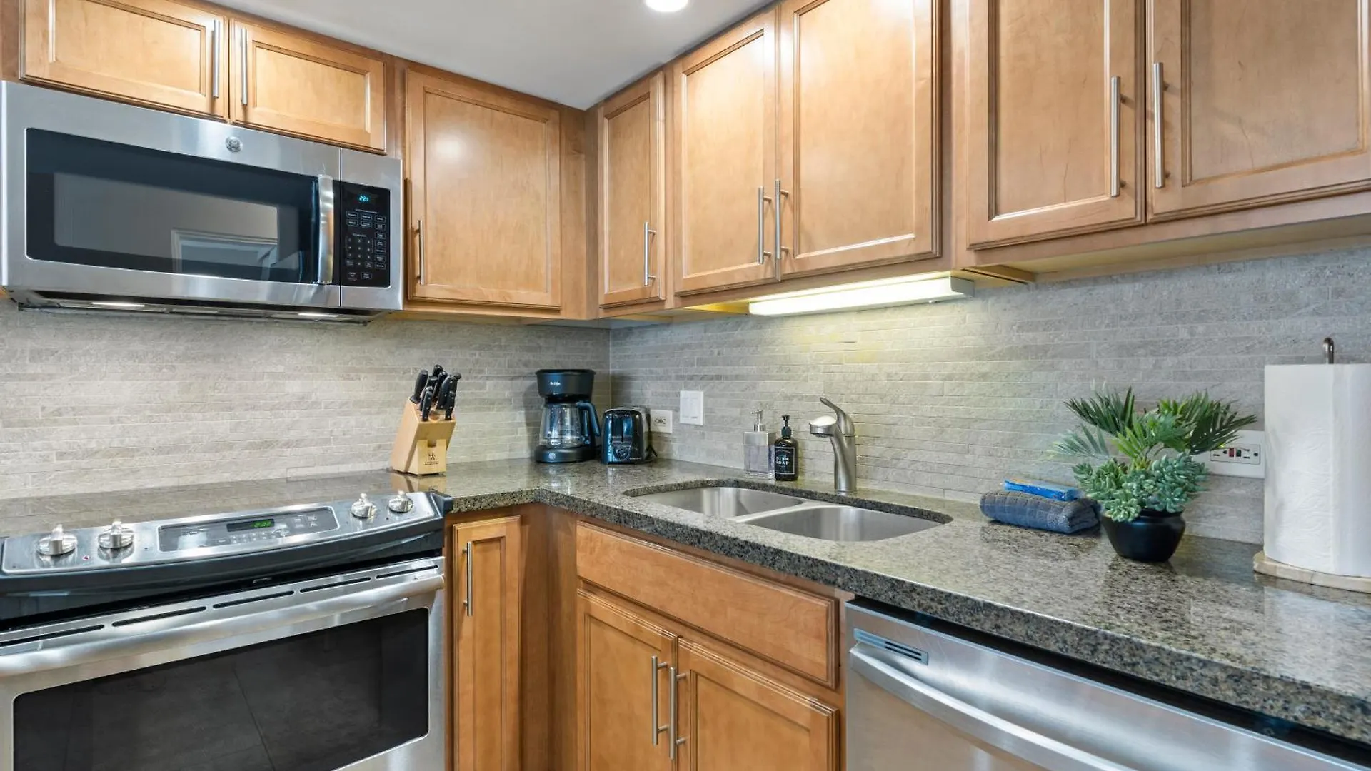 Apartment Perfect Getaway 2Bd Condo, Steps To Beach & Shops Wailea  United States